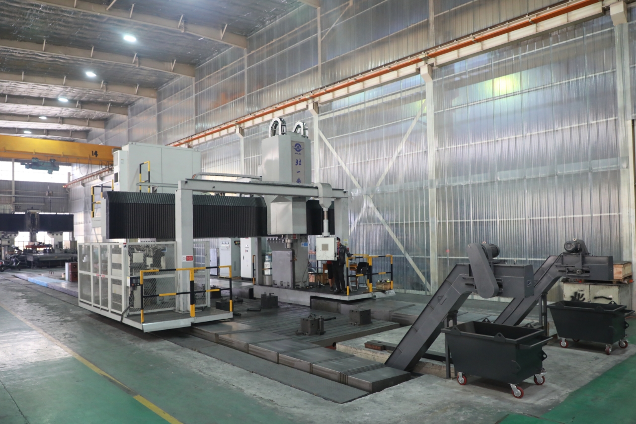 大型加工設(shè)備